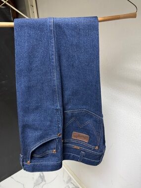 Wrangler Indigo Blue Straight-Leg Jeans